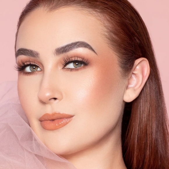 🆕️Kenia Ontiveros Beauty Glow and Go Kit - Picture 3 of 7